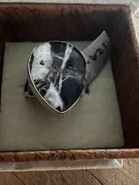 NWT White / Black Buffalo Stone Ring 925 Sterling Silver Size 7
